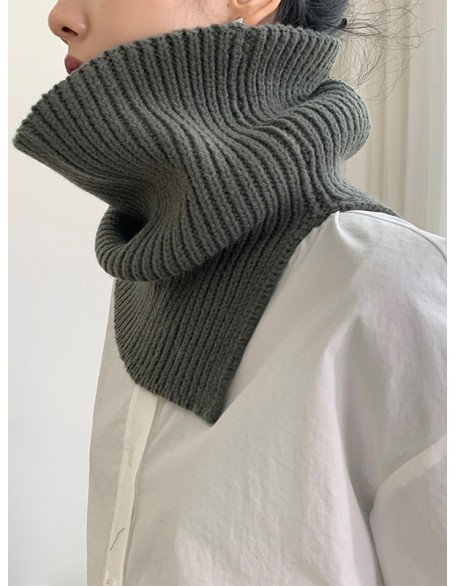 3 Colors Simple High-Neck Asymmetric Knitted Scarf