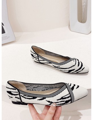 Contrast Color Hollow Pointed-Toe Split-Joint V-Cut Zebra-Stripe Flats Flat Shoes