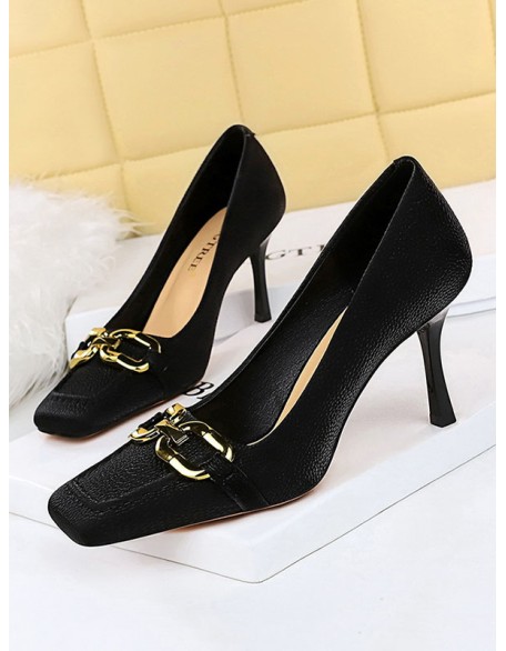 Shallow Cut Split-Joint Square-Toe Pumps