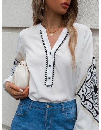 Casual Buckle Printed V-Neck T-Shirt