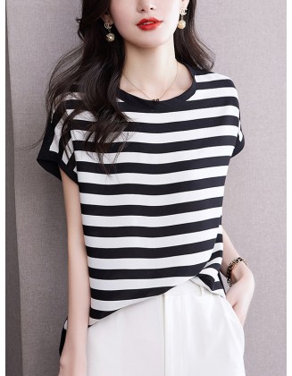 Contrast Color Striped Loose Plus Size Round-Neck T-Shirts